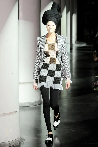 Look 13